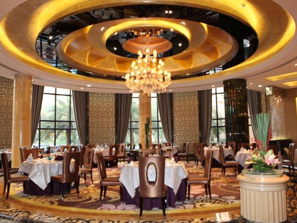 Chateau Starriver Guangzhou Peninsula Hotel Exterior photo